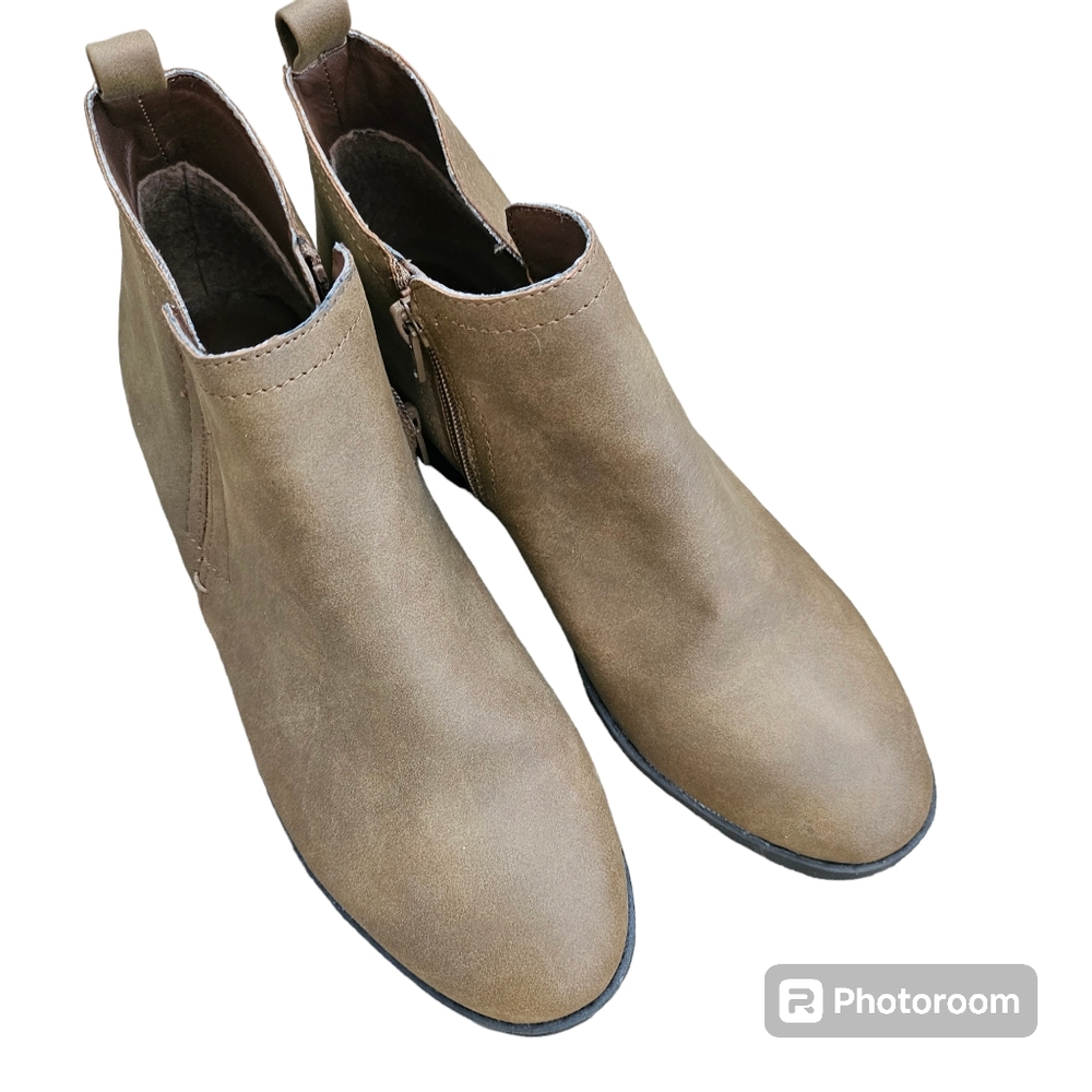 Women's Sun +  Stone Boots Size 7.5 Brown